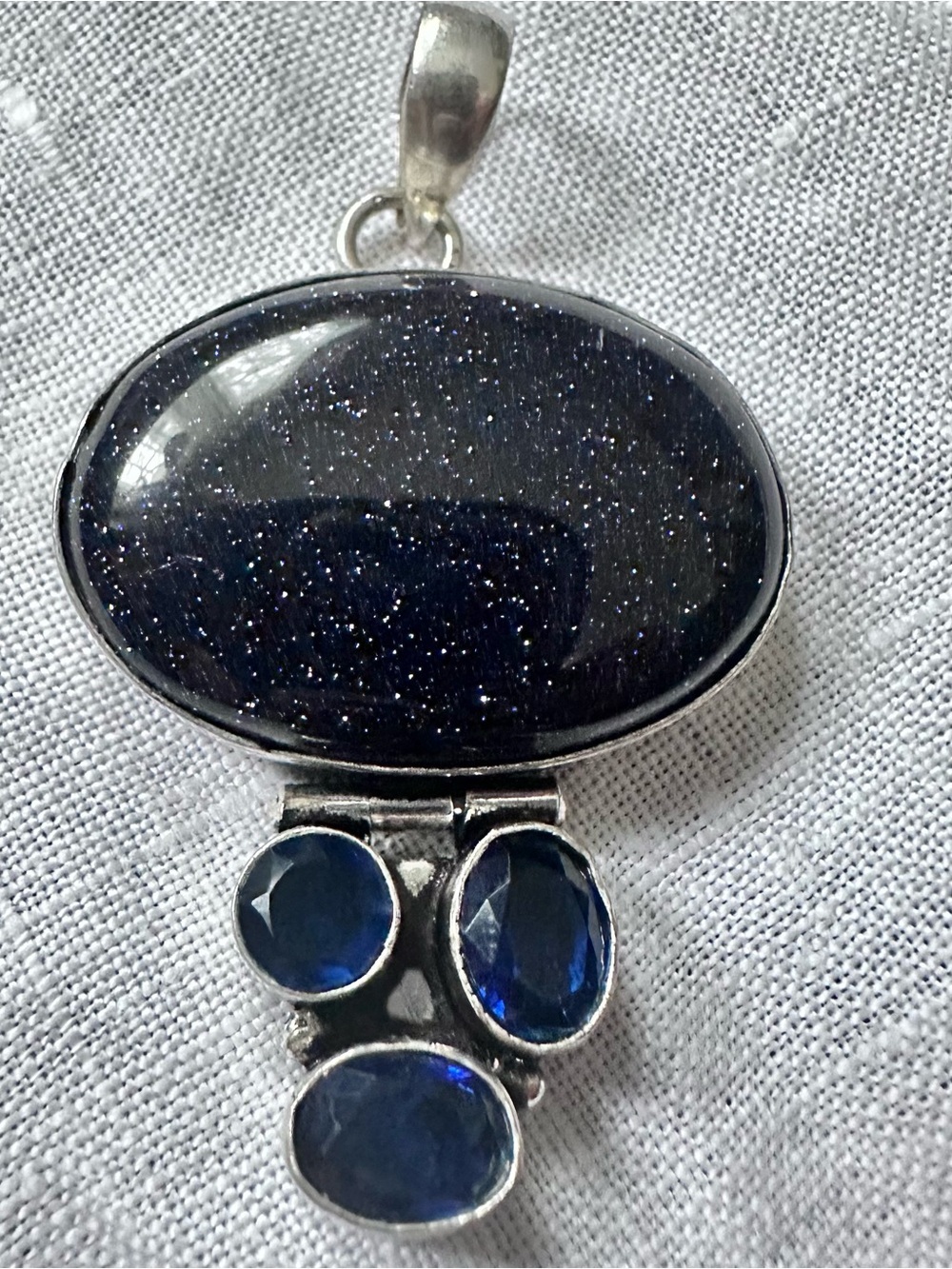 Artisan Silver Pendant, Dark Blue GLITTER STONE Sapphire-Style Crystal Stones